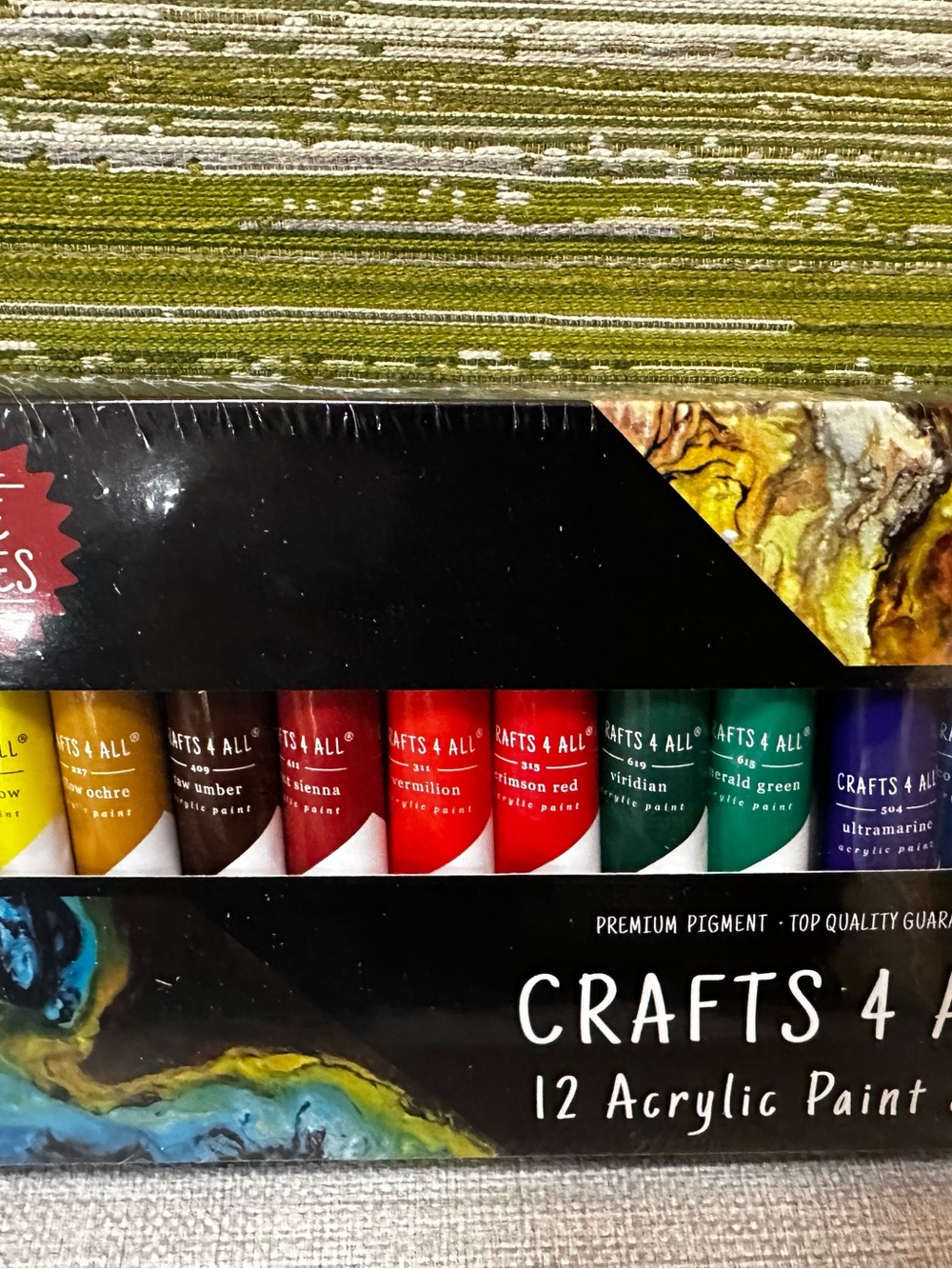 Green Acrylic Paint Set - 12 Colors + 3 Brushes - Picture 4 of 5